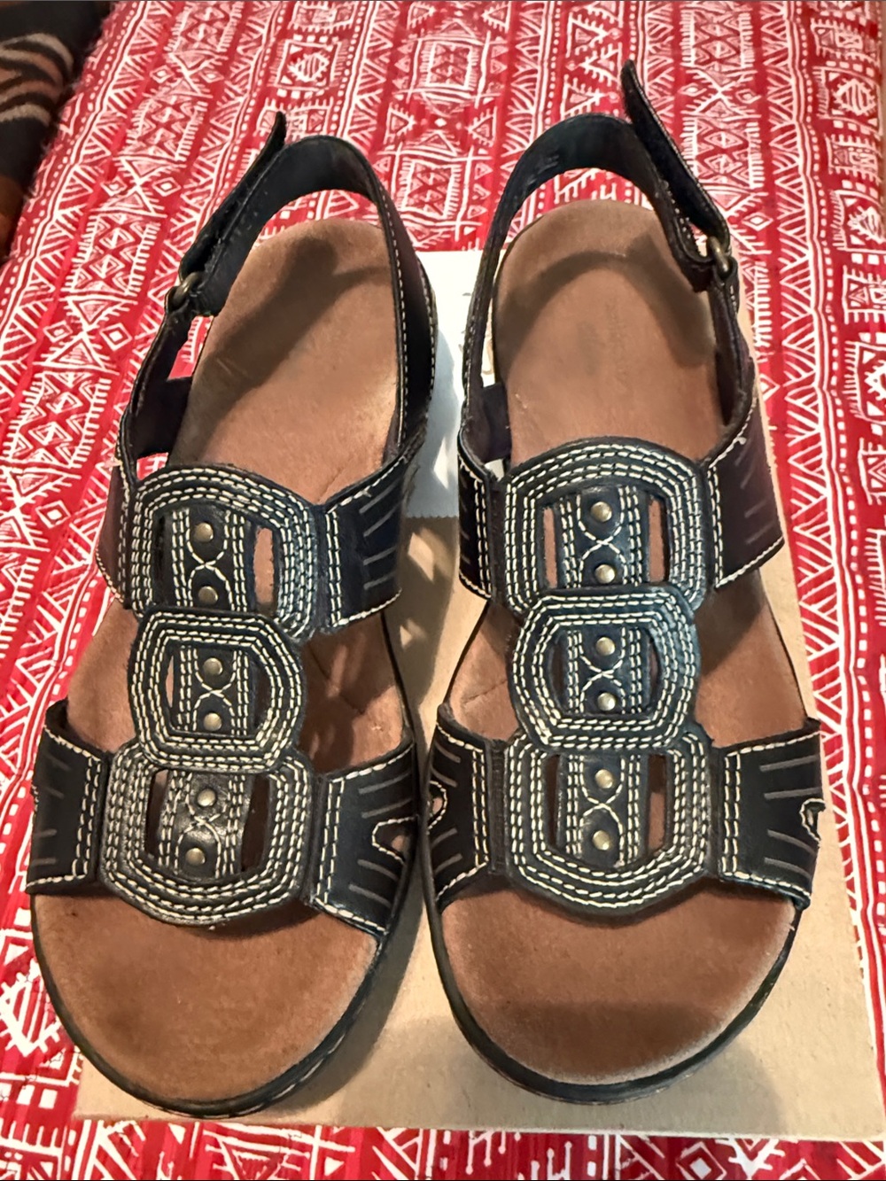 Clarks Comfort Black Women’s Strappy Sandals, So Comfortable, Great Condition.